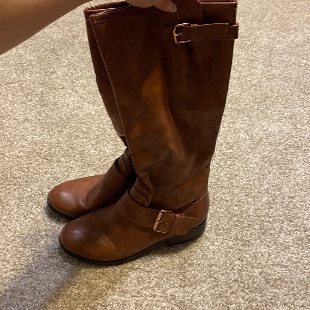 Nice brown buckle boots